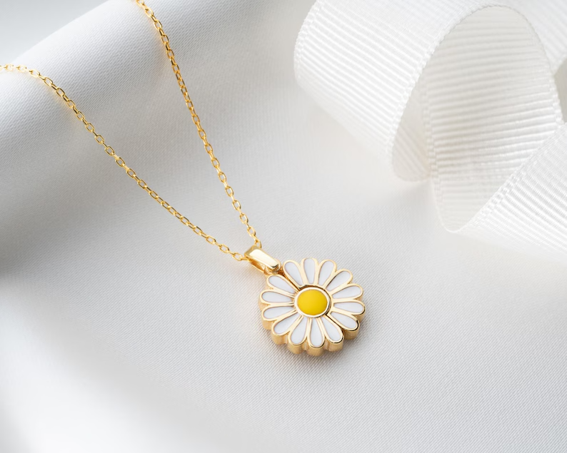 Colar FlorLuz | Pingente de Margarida em Prata 925 com Nome Gravado