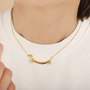 Colar + Pingente Salsicha Belle | Banhado em Ouro 18k