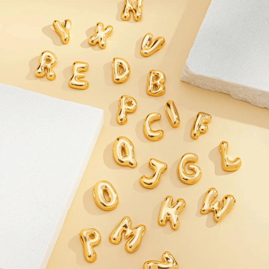 Colar + Pingente Letras Bubble | Banhado em Ouro 18K